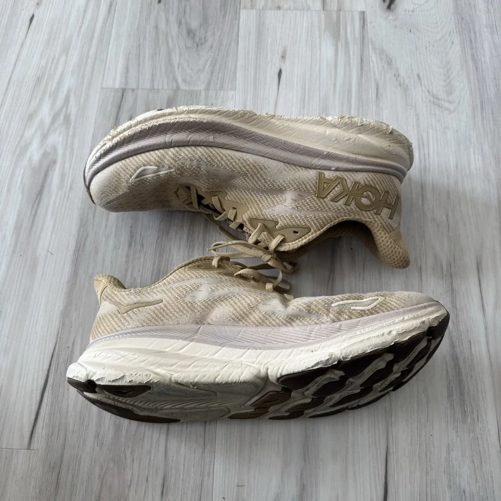 HOKA Men's Beige Athletic Sneakers Lace-Up Low Top Activewear, US 9.5